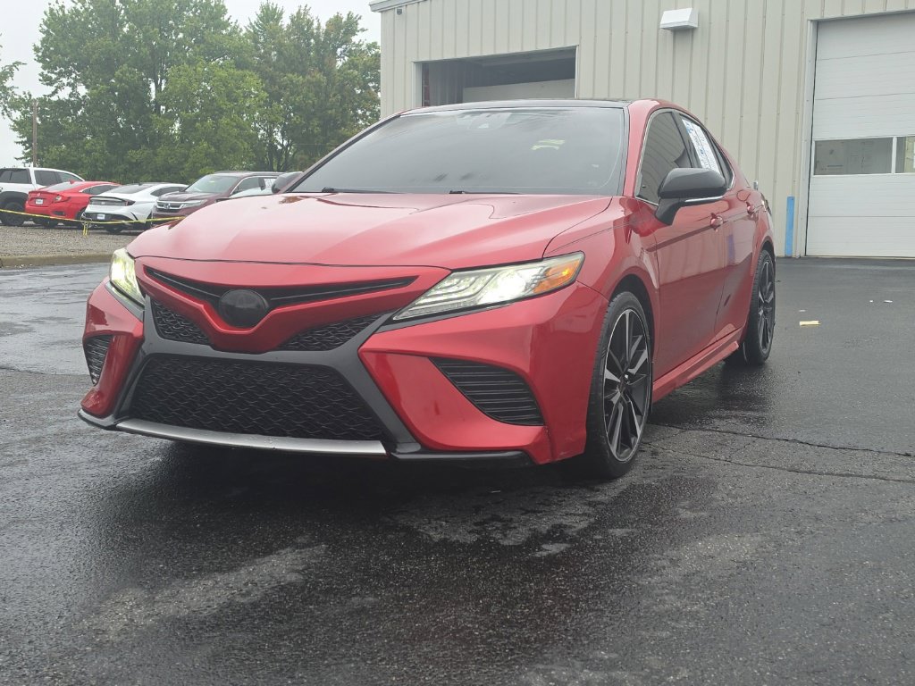 Used 2019 Toyota Camry XSE FWD image 3