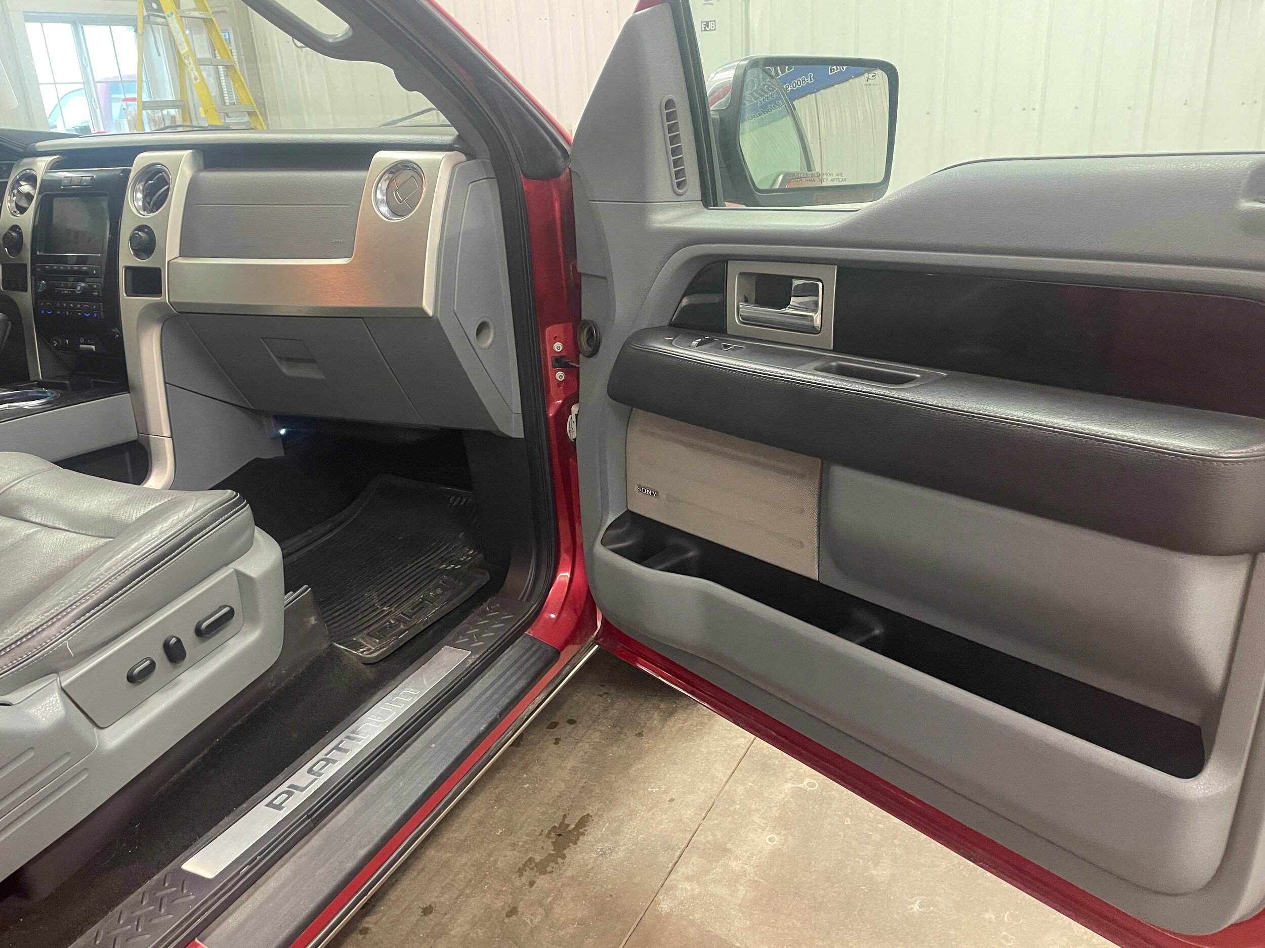 Used 2011 Ford F150 Platinum AWD/4WD image 30