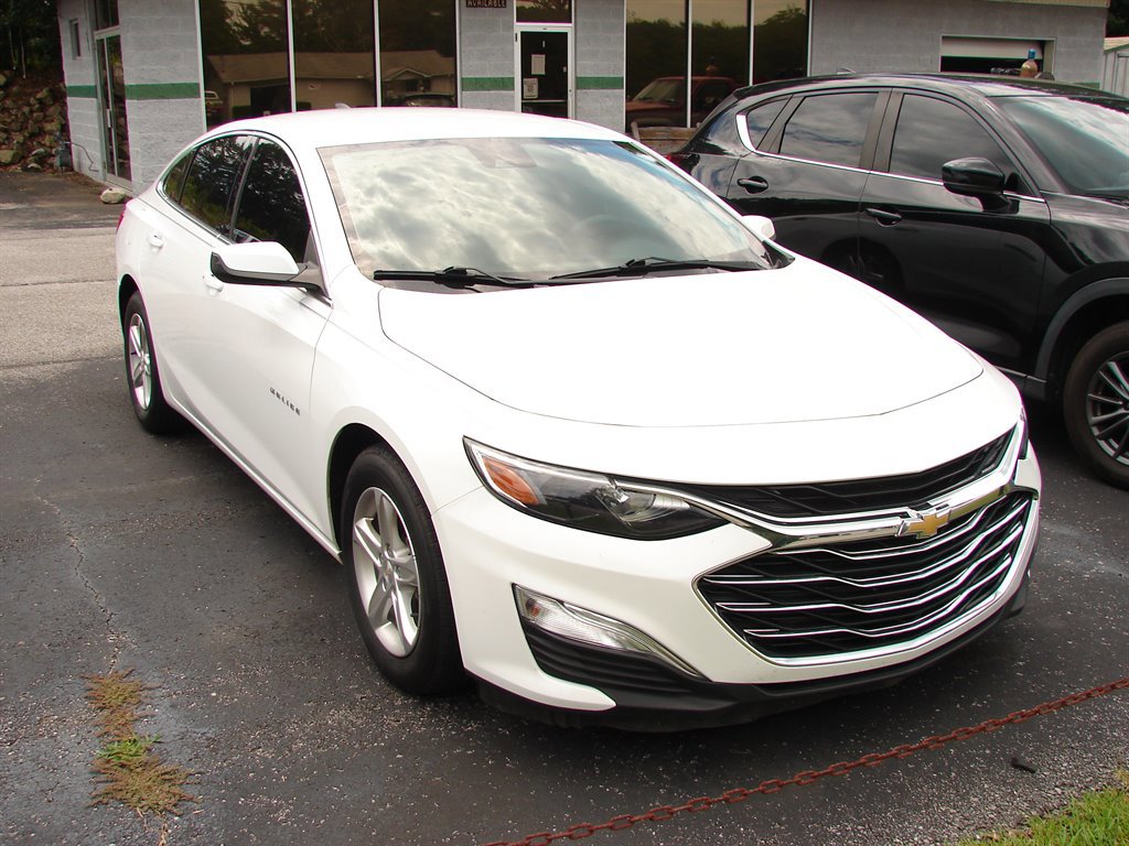 Used 2022 Chevrolet Malibu LS w/ Driver Confidence Package II image 2