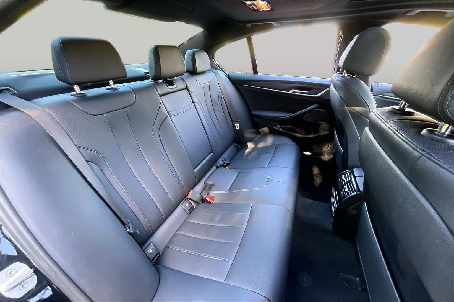 Used 2023 BMW 530i xDrive w/ Premium Package AWD/4WD image 19