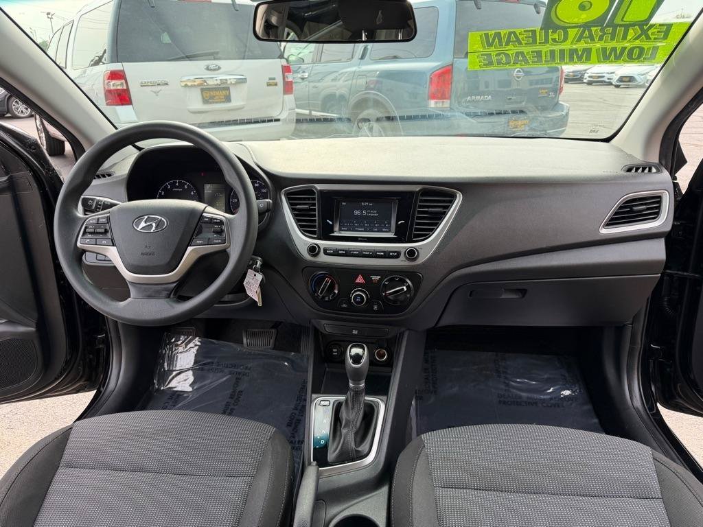 Used 2018 Hyundai Accent SE FWD image 18