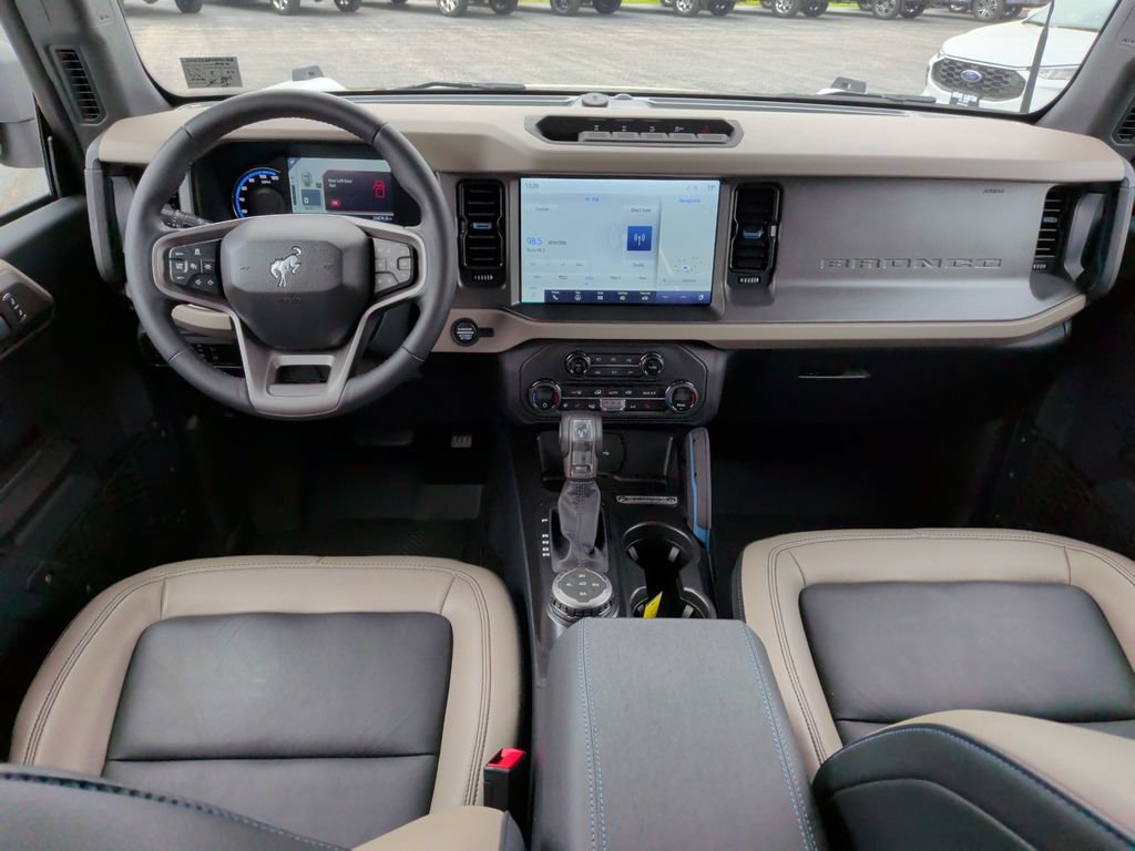 Certified 2024 Ford Bronco Wildtrak AWD/4WD image 2