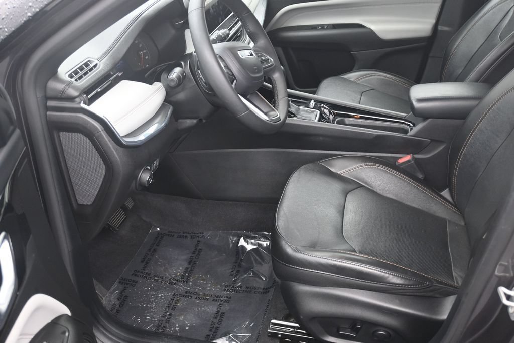 Used 2023 Jeep Compass Limited AWD/4WD image 10