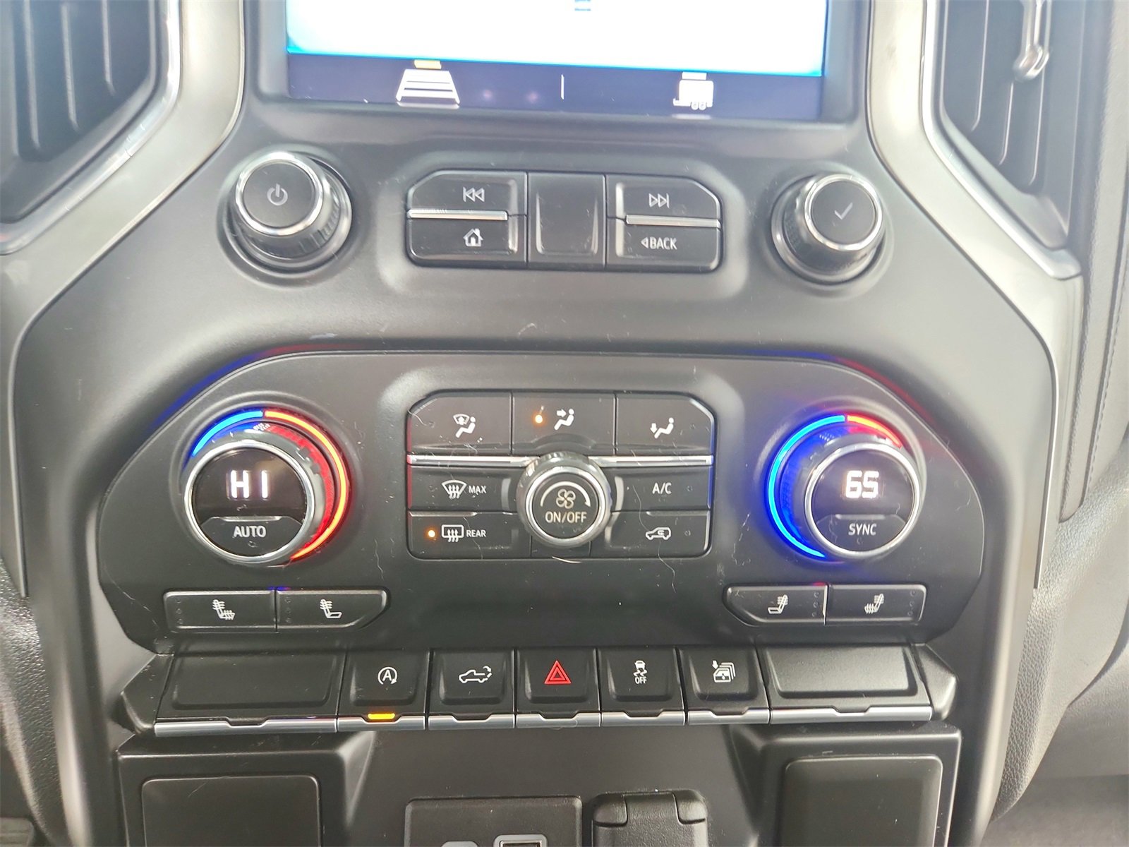 Used 2021 Chevrolet Silverado 1500 LT image 29