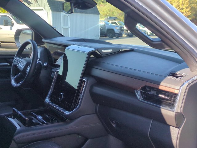 Certified 2025 GMC Yukon Denali AWD/4WD image 37