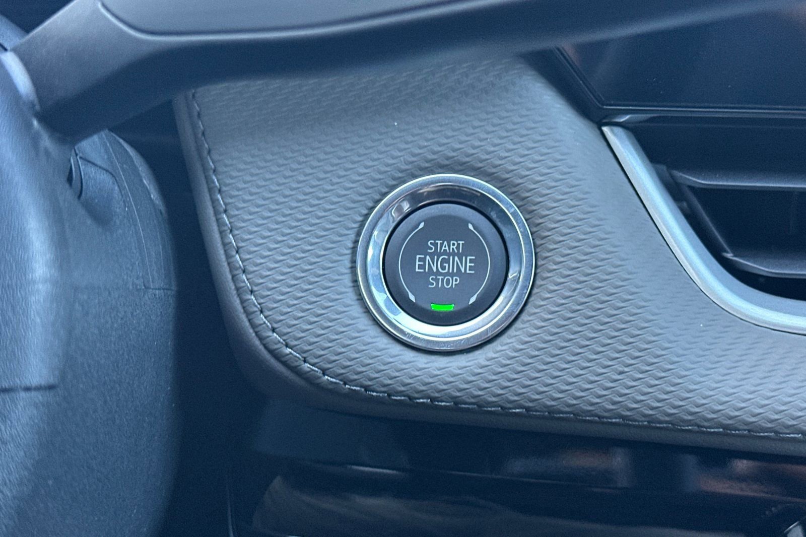 New 2026 Chevrolet Equinox LT w/ Convenience Package II FWD image 23