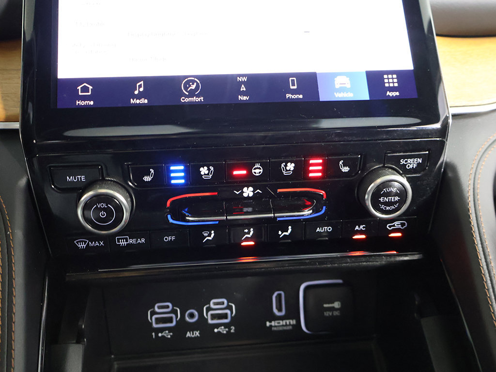 Used 2023 Jeep Grand Cherokee Summit AWD/4WD image 66