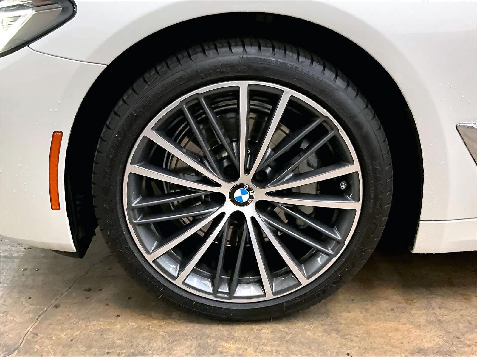 Used 2023 BMW 530i w/ Convenience Package RWD image 12