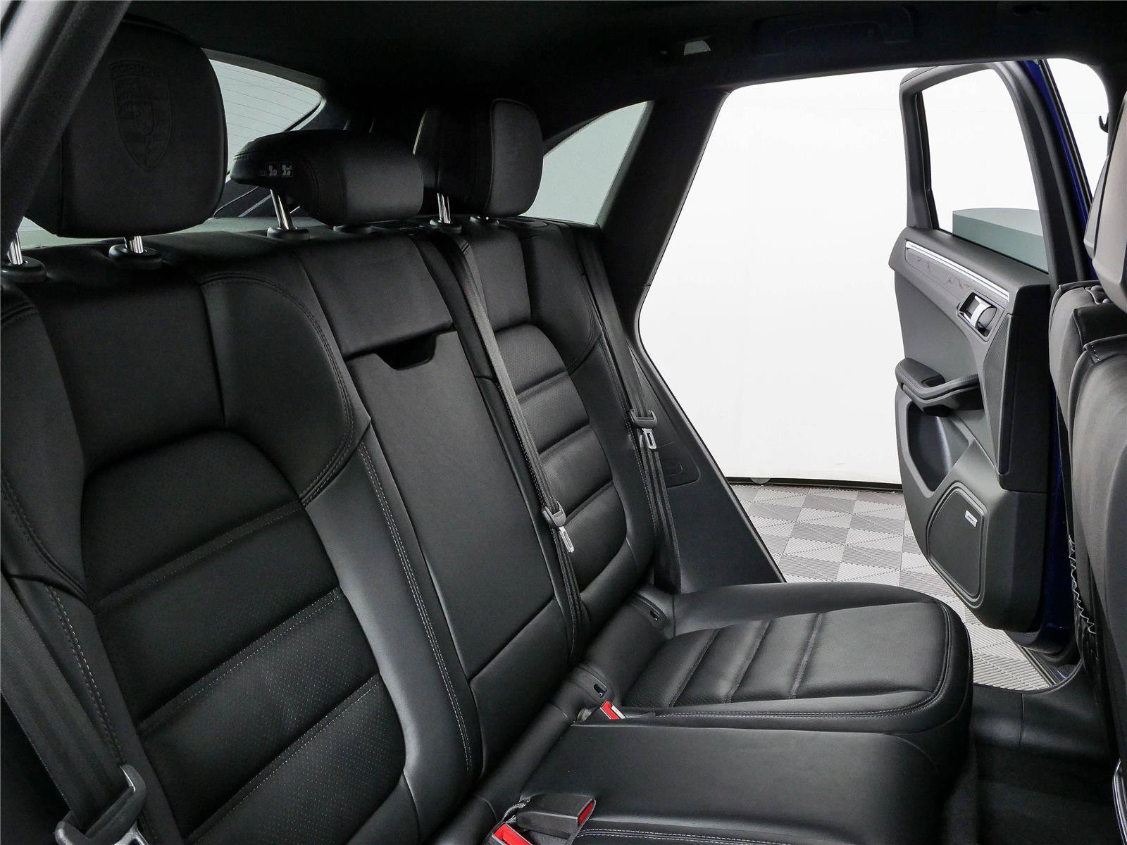 New 2026 Porsche Macan Turbo AWD/4WD image 23