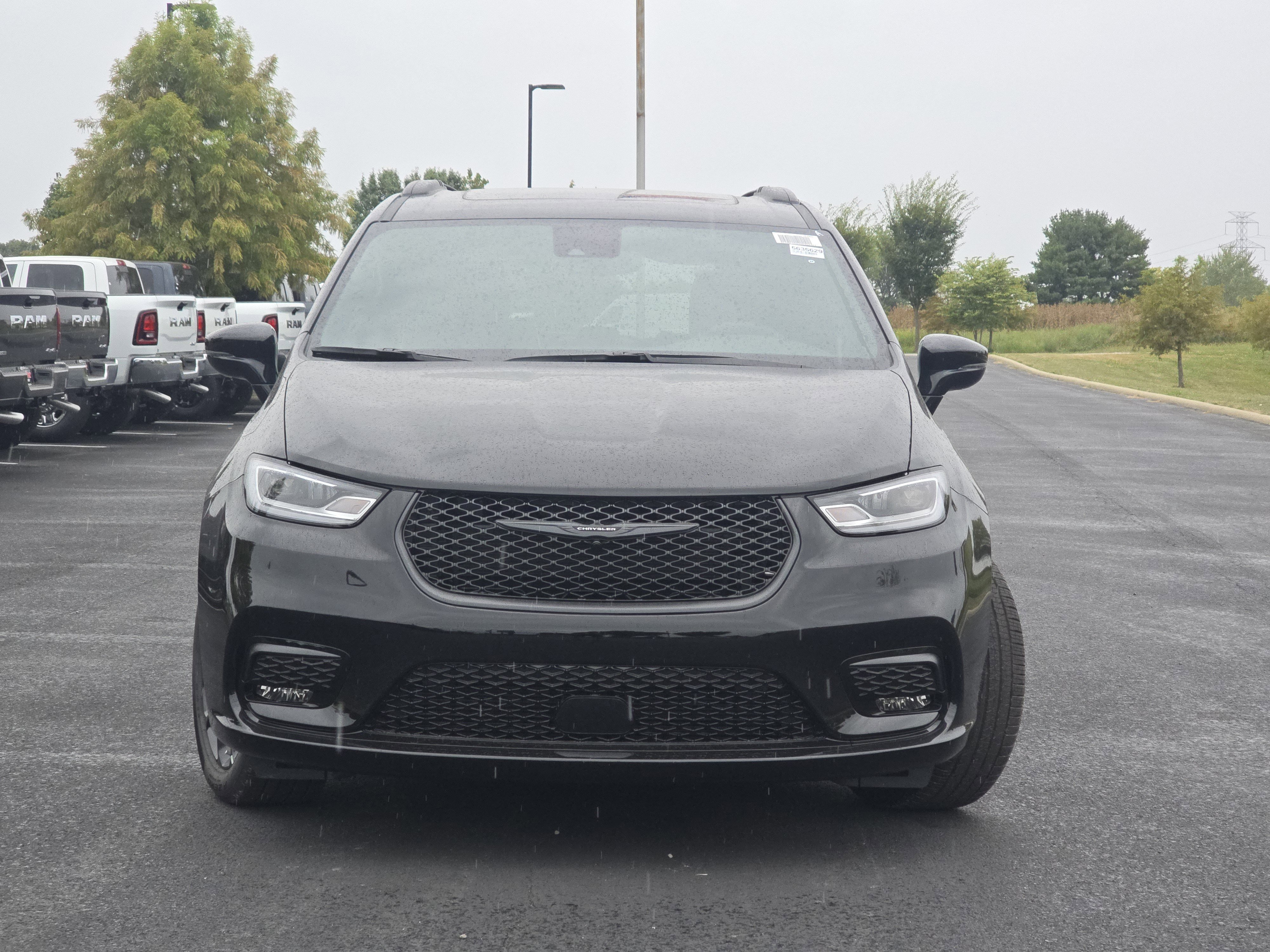 New 2026 Chrysler Pacifica Limited w/ S Appearance Package image 13