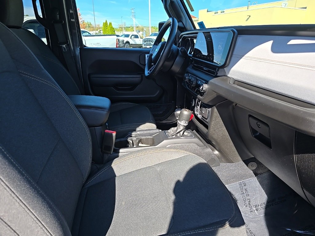 Certified 2024 Jeep Gladiator Sport image 11