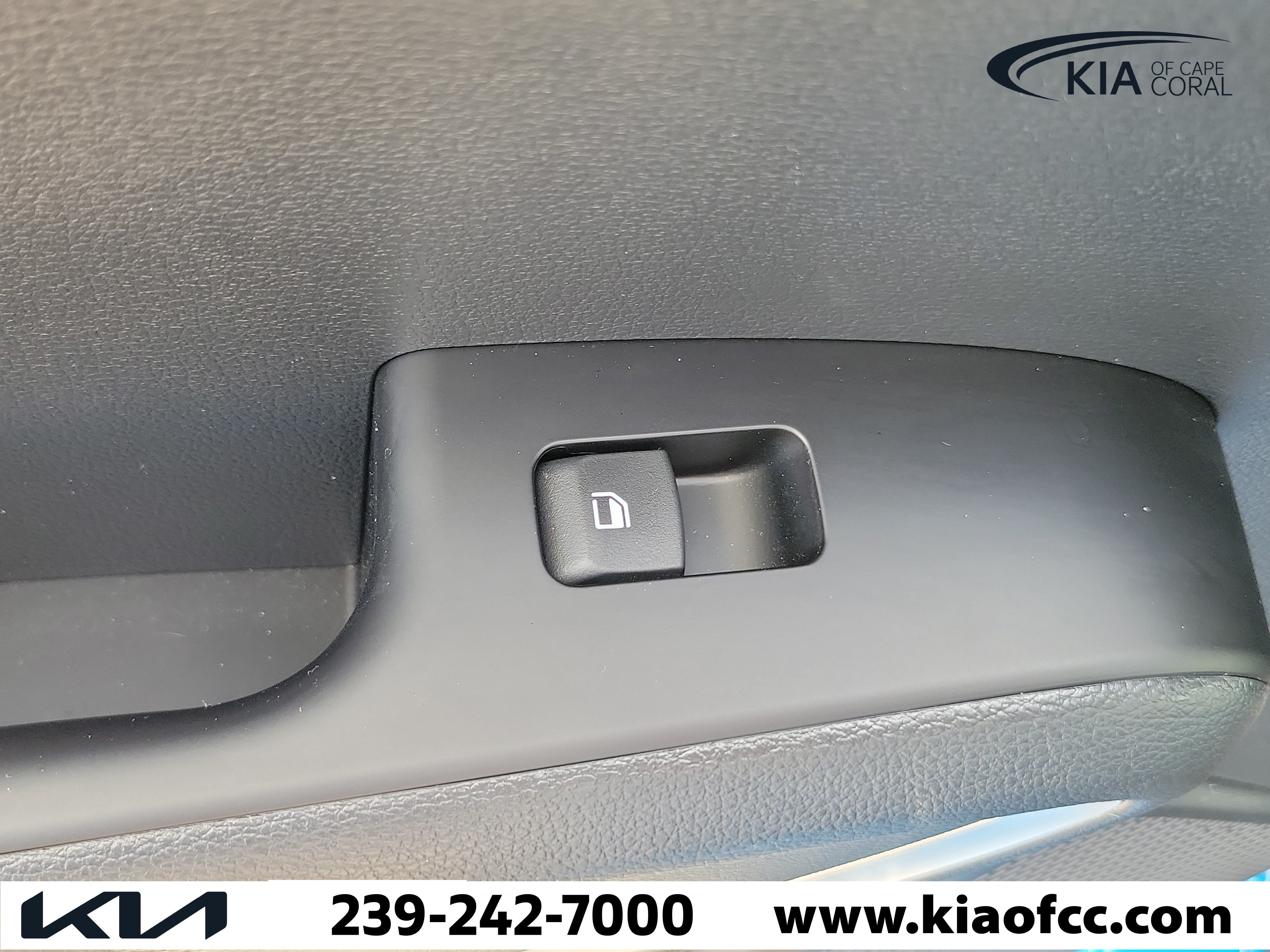 Certified 2025 Kia Soul S FWD image 15