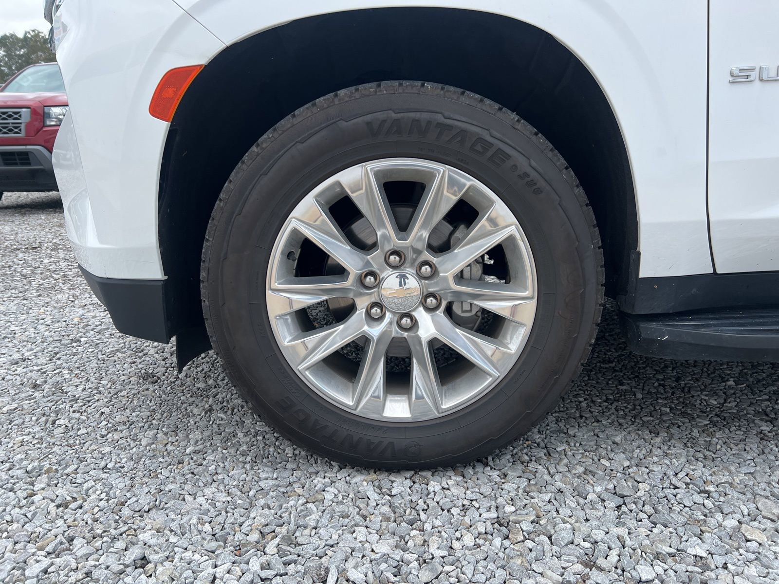 Used 2023 Chevrolet Suburban Premier image 7