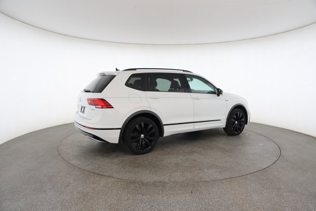 Used 2021 Volkswagen Tiguan SE R-Line image 19