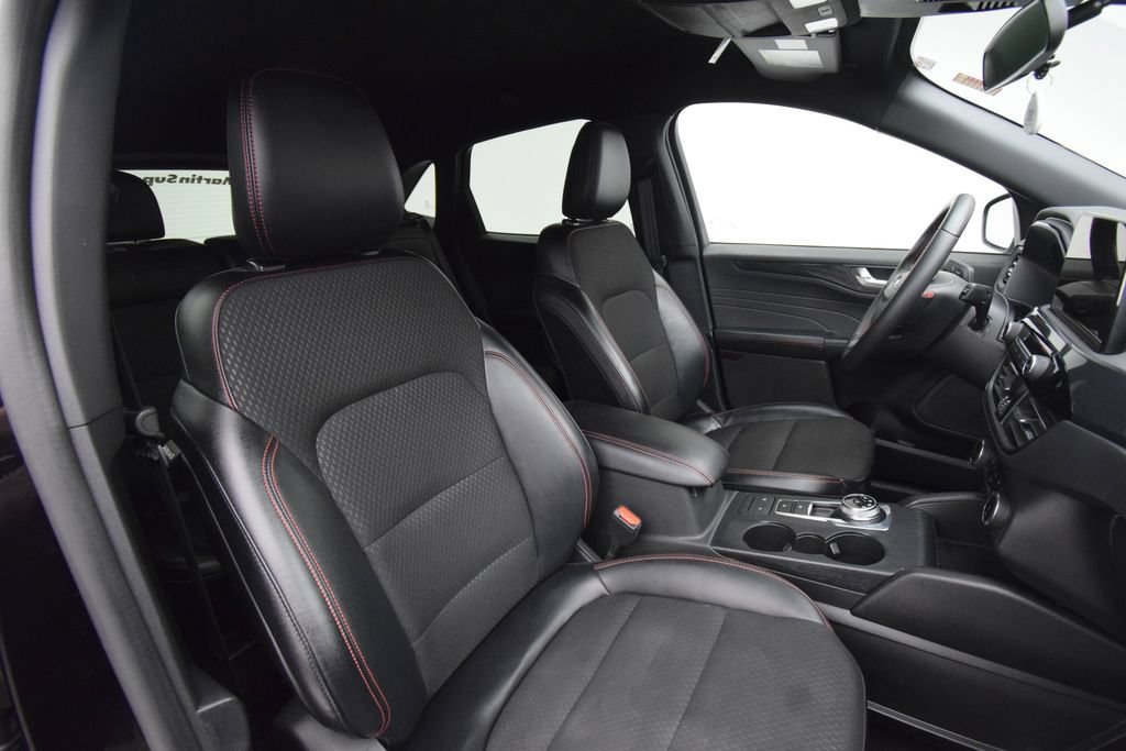 Used 2025 Ford Escape ST-Line AWD/4WD image 16