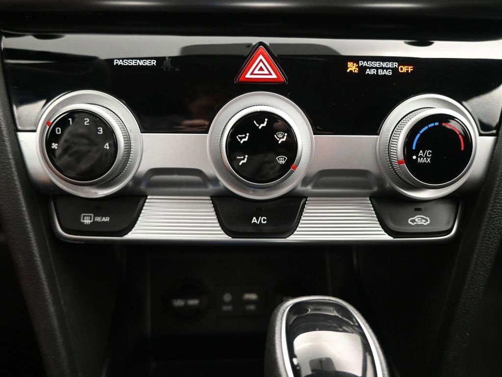 Used 2019 Hyundai Elantra SE w/ Cargo Package image 13