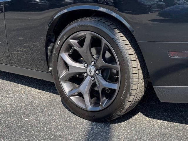 Used 2019 Dodge Challenger R/T RWD image 18