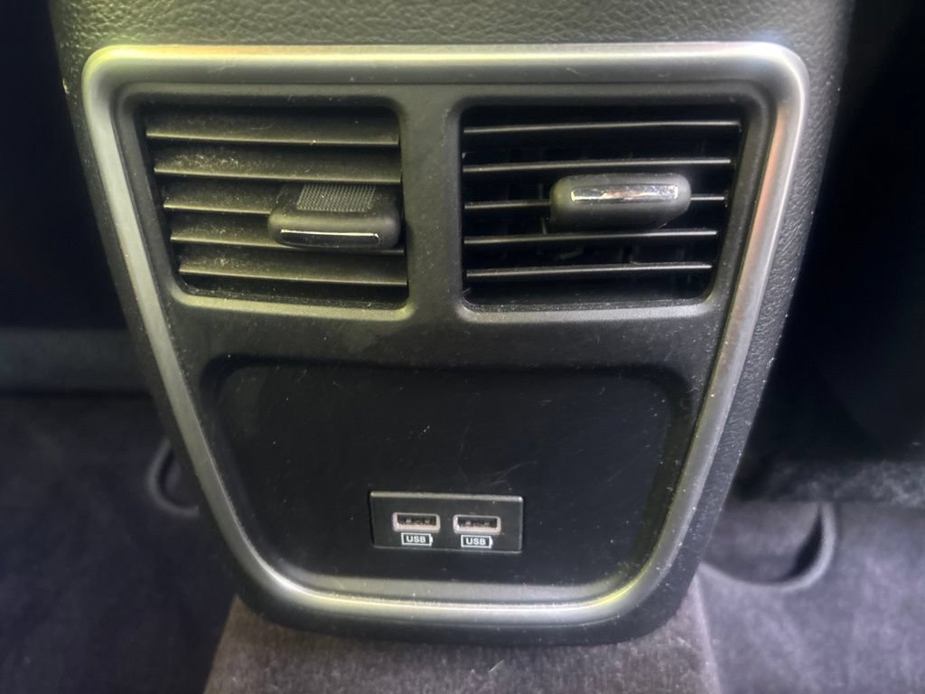 Used 2016 Dodge Charger SXT RWD image 39