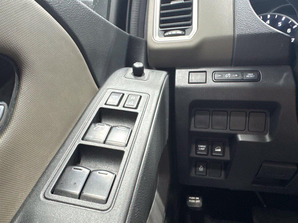 Used 2024 Nissan Frontier SV AWD/4WD image 9