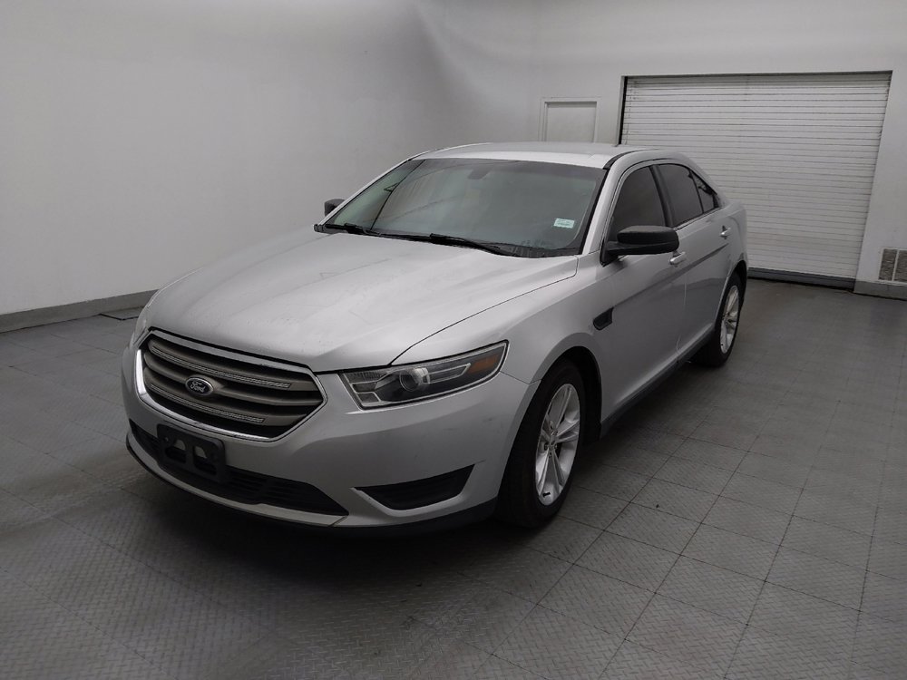 Used 2015 Ford Taurus SE FWD image 2