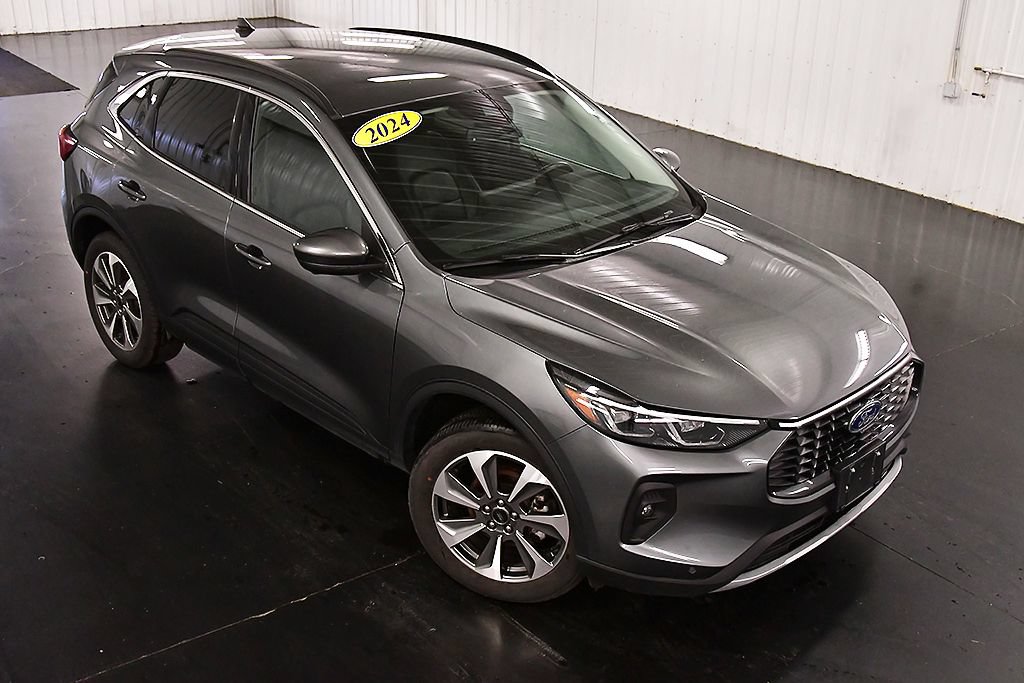 Used 2024 Ford Escape Platinum AWD/4WD image 14