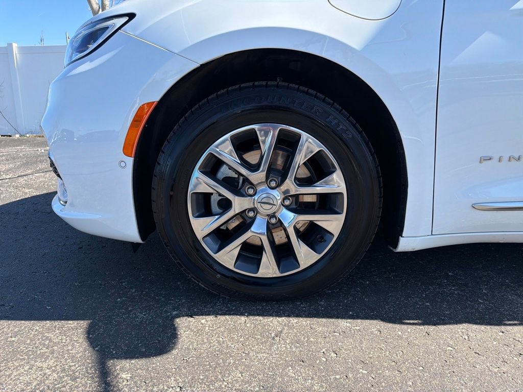 Used 2023 Chrysler Pacifica Pinnacle image 32