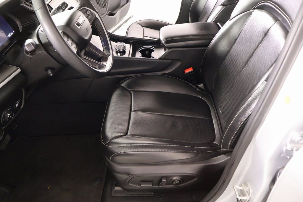 Used 2024 Jeep Grand Cherokee L Limited w/ Luxury Tech Group II image 12