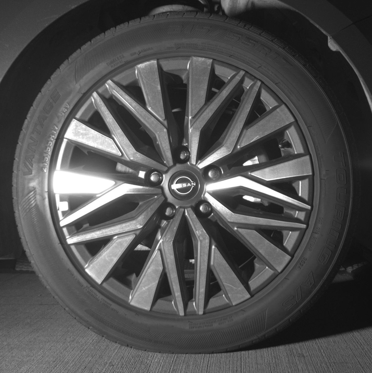 Used 2025 Nissan Altima 2.5 SV FWD image 13