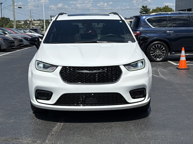 Used 2025 Chrysler Pacifica Limited FWD image 15