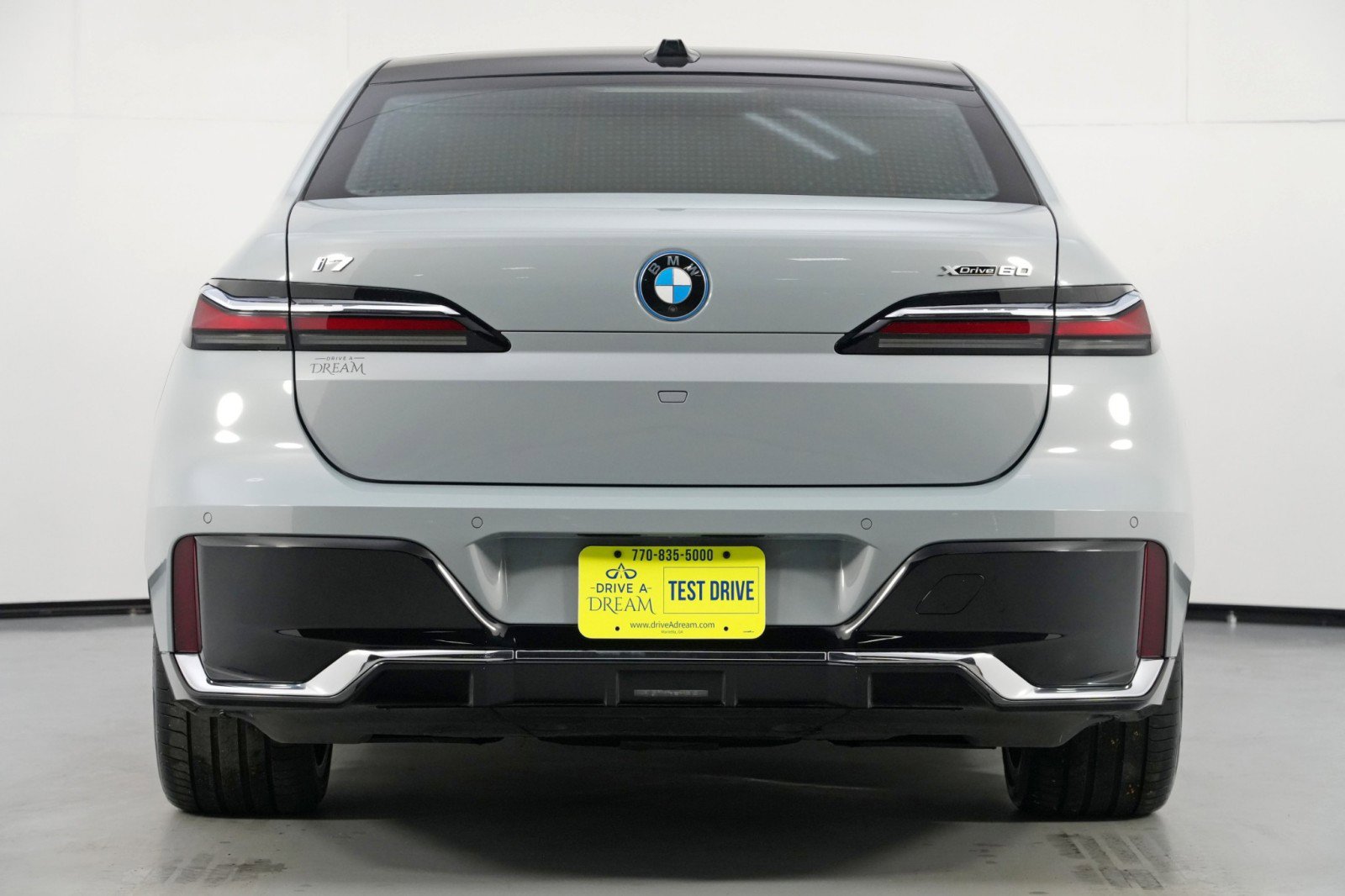 Used 2023 BMW i7 xDrive60 w/ Executive Package 2 image 11