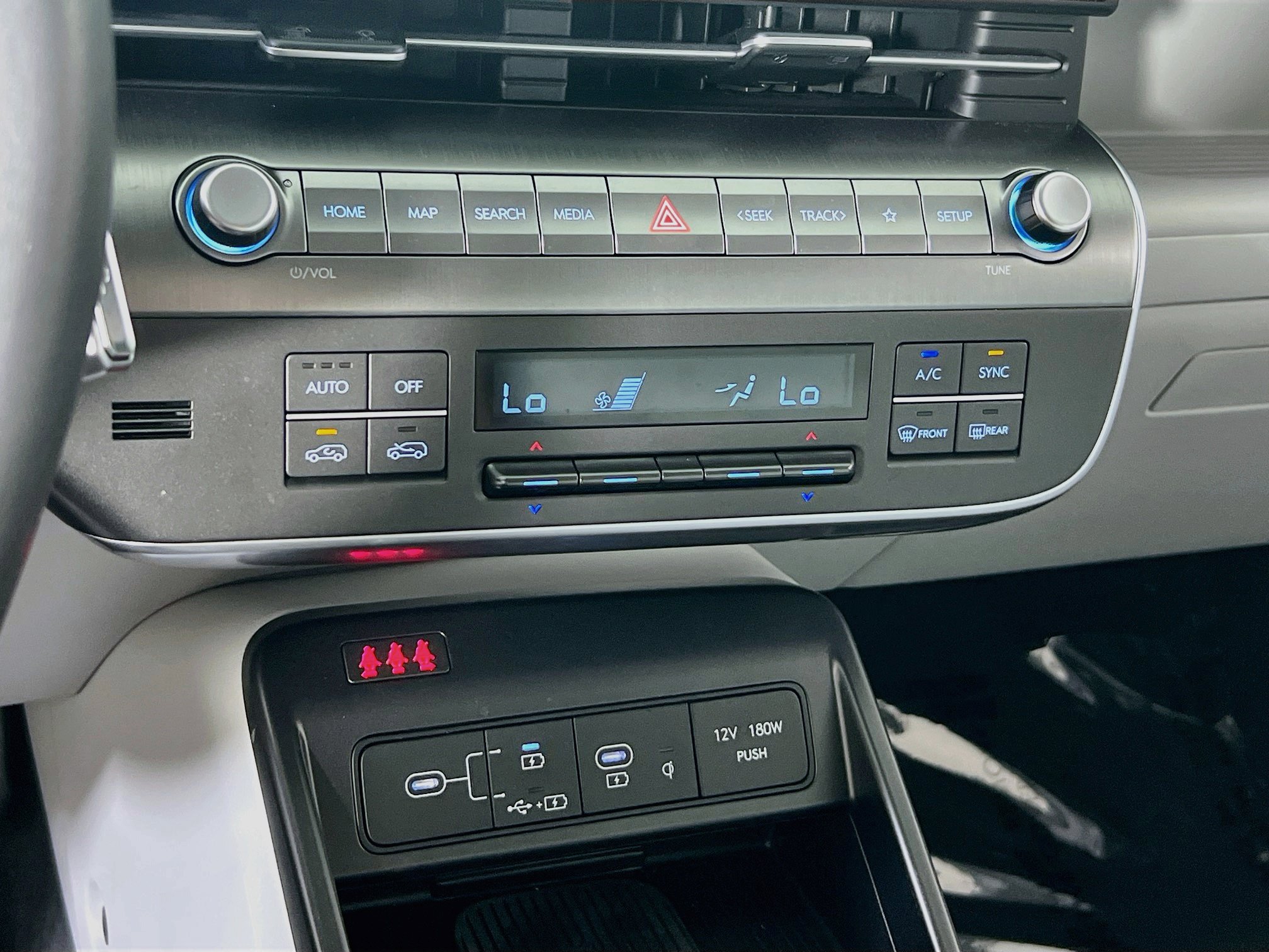 Used 2024 Hyundai Kona SEL w/ Convenience Package AWD/4WD image 16