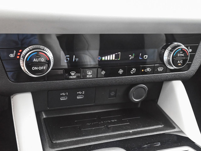 New 2025 Mitsubishi Outlander SE image 18