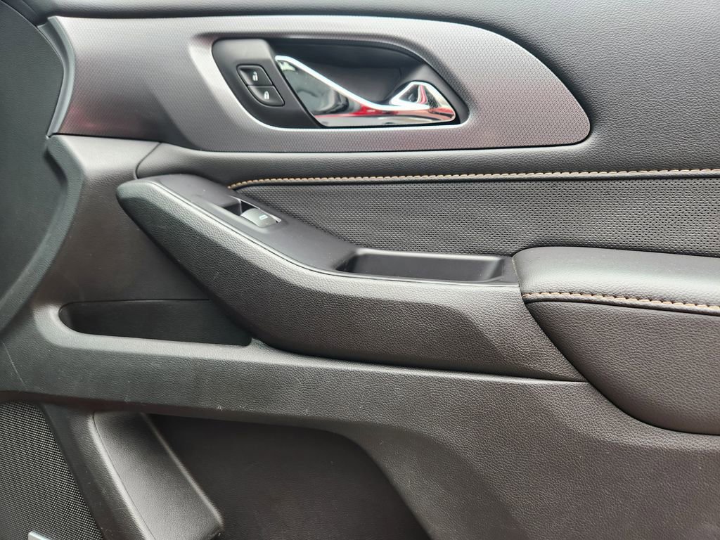 Used 2020 Chevrolet Traverse Premier w/ LPO, Black Accent Package image 19
