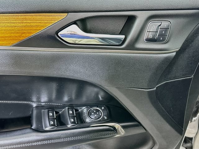 Used 2018 Lincoln MKC Select w/ Select Plus Package AWD/4WD image 21