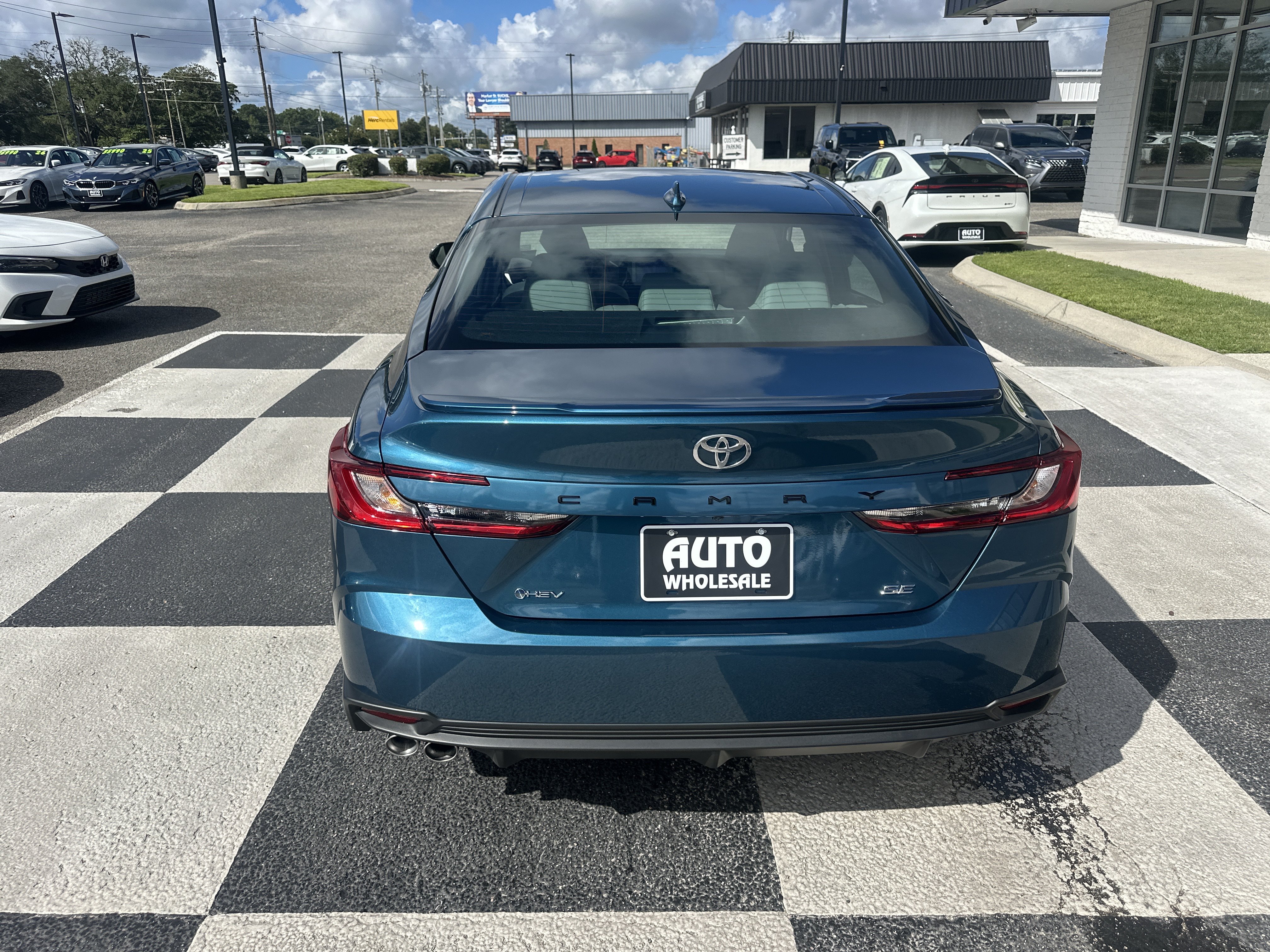 Used 2026 Toyota Camry SE w/ Convenience Package FWD image 4