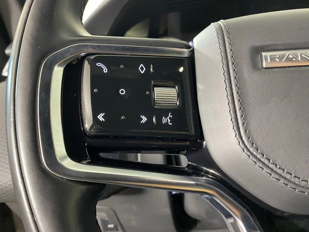 Used 2022 Land Rover Range Rover Velar R-Dynamic S image 18