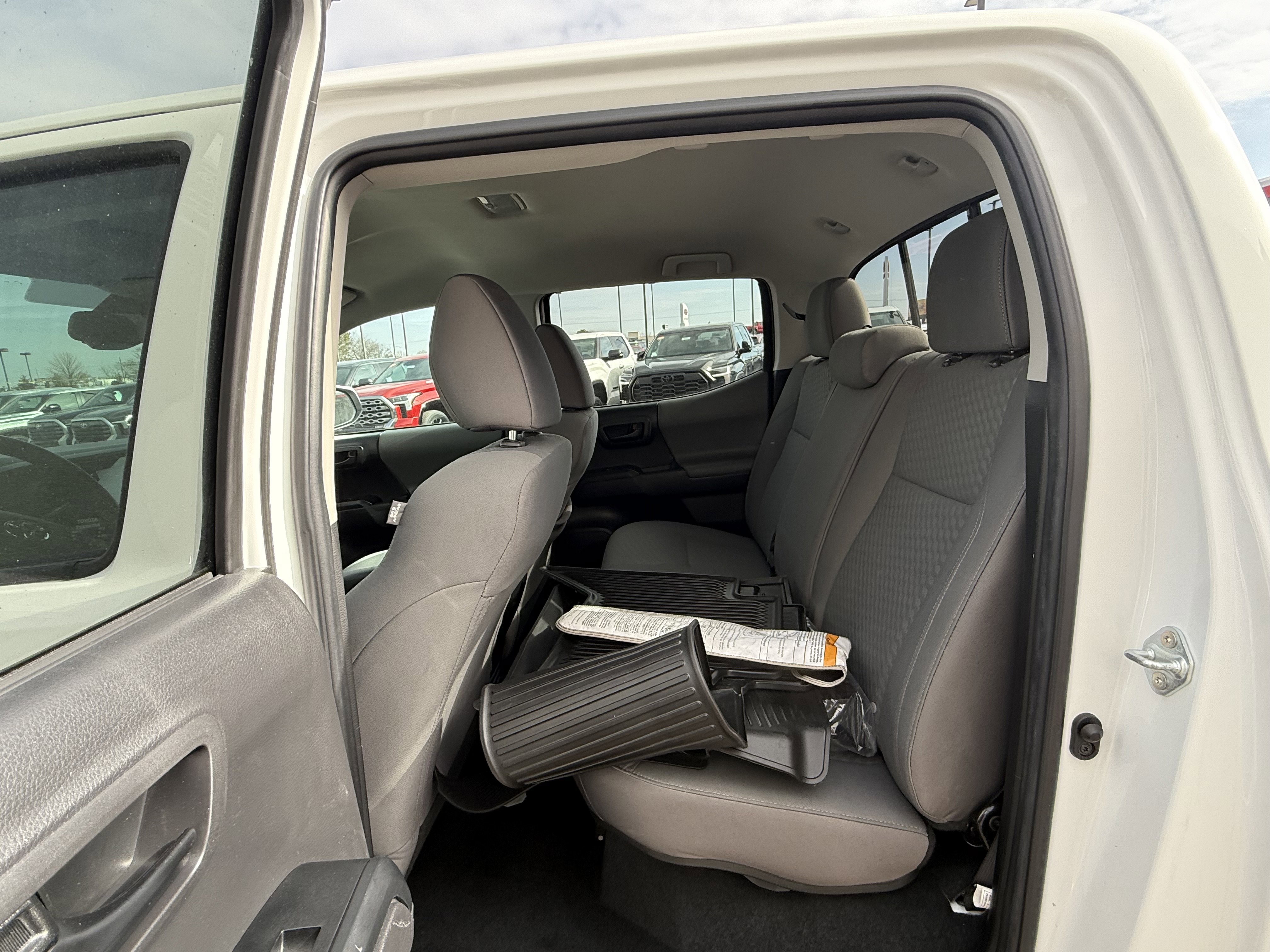 Certified 2022 Toyota Tacoma SR image 12