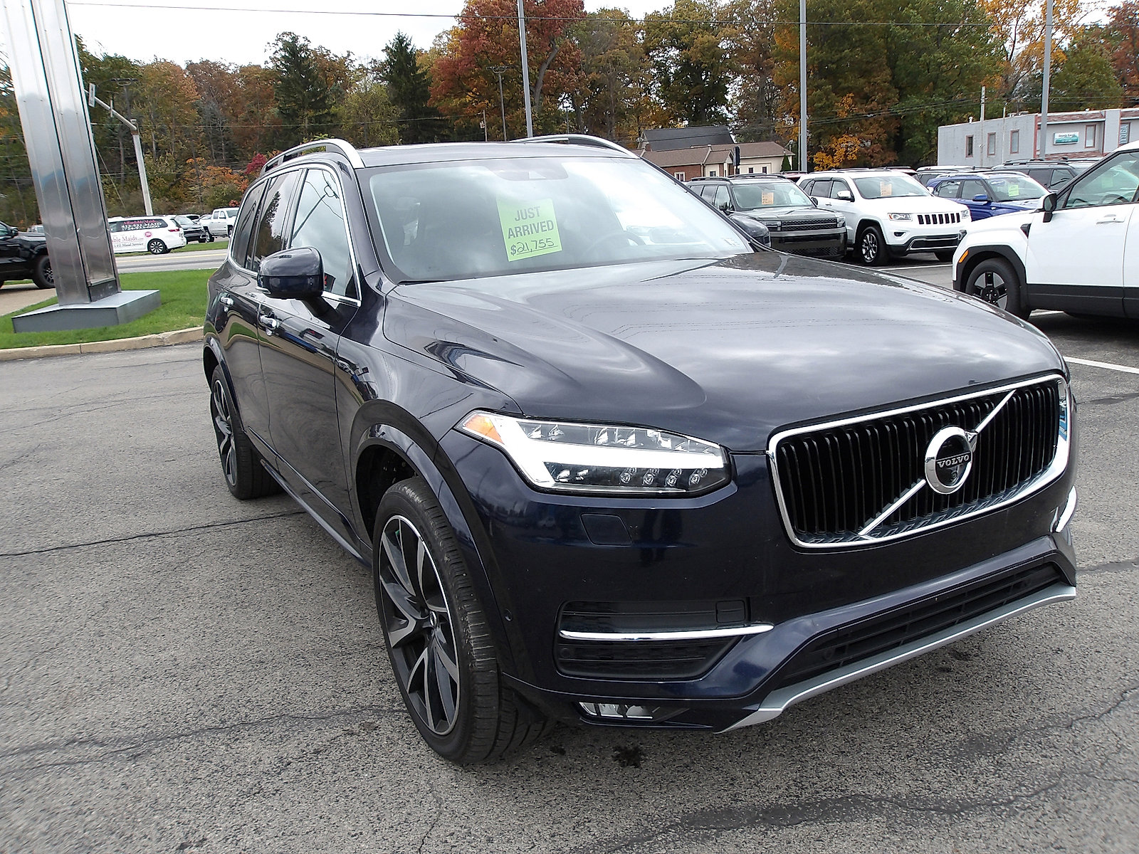 Used 2019 Volvo XC90 T6 Momentum w/ Advanced Package