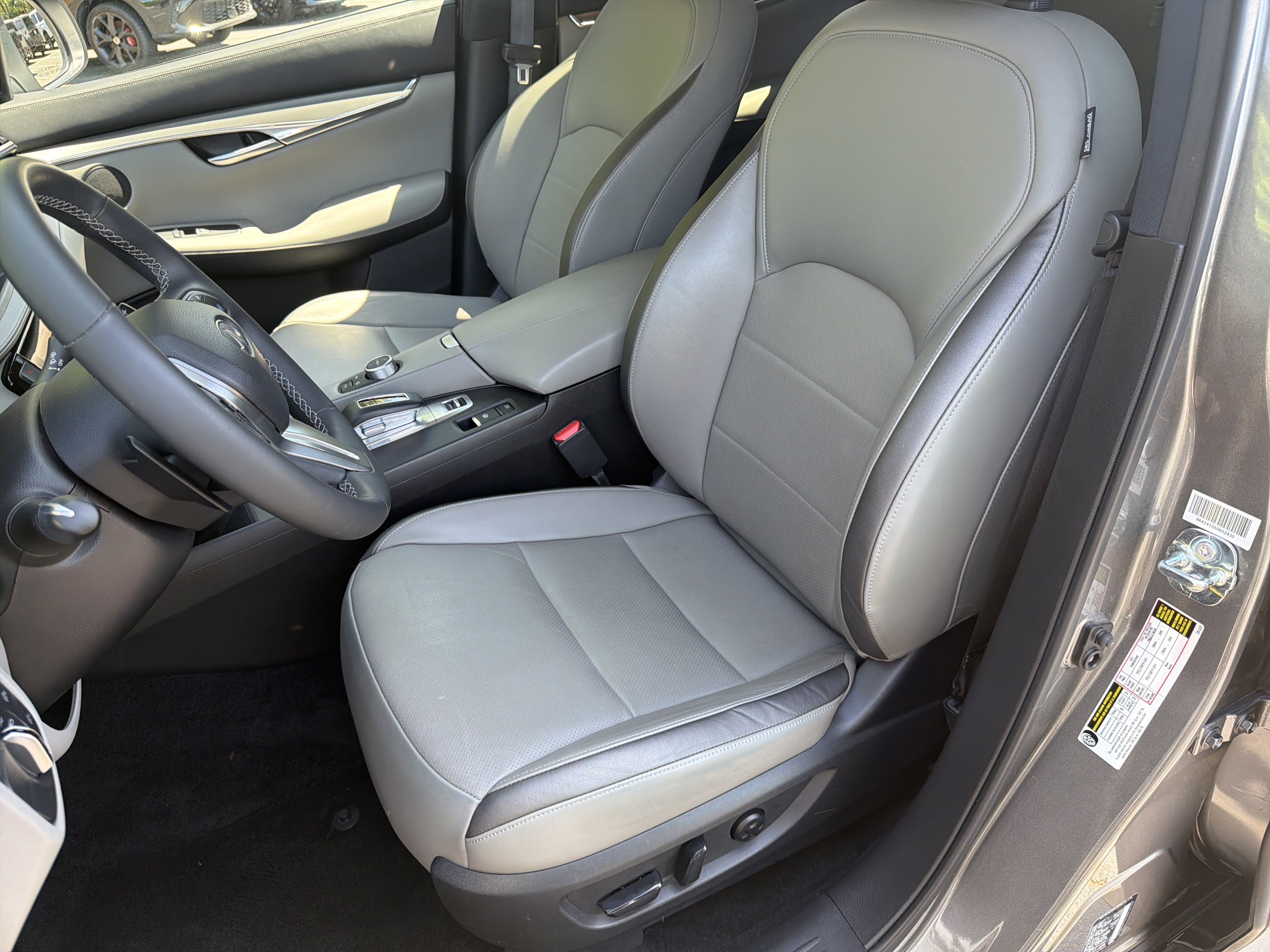 Used 2023 INFINITI QX50 Luxe FWD image 4