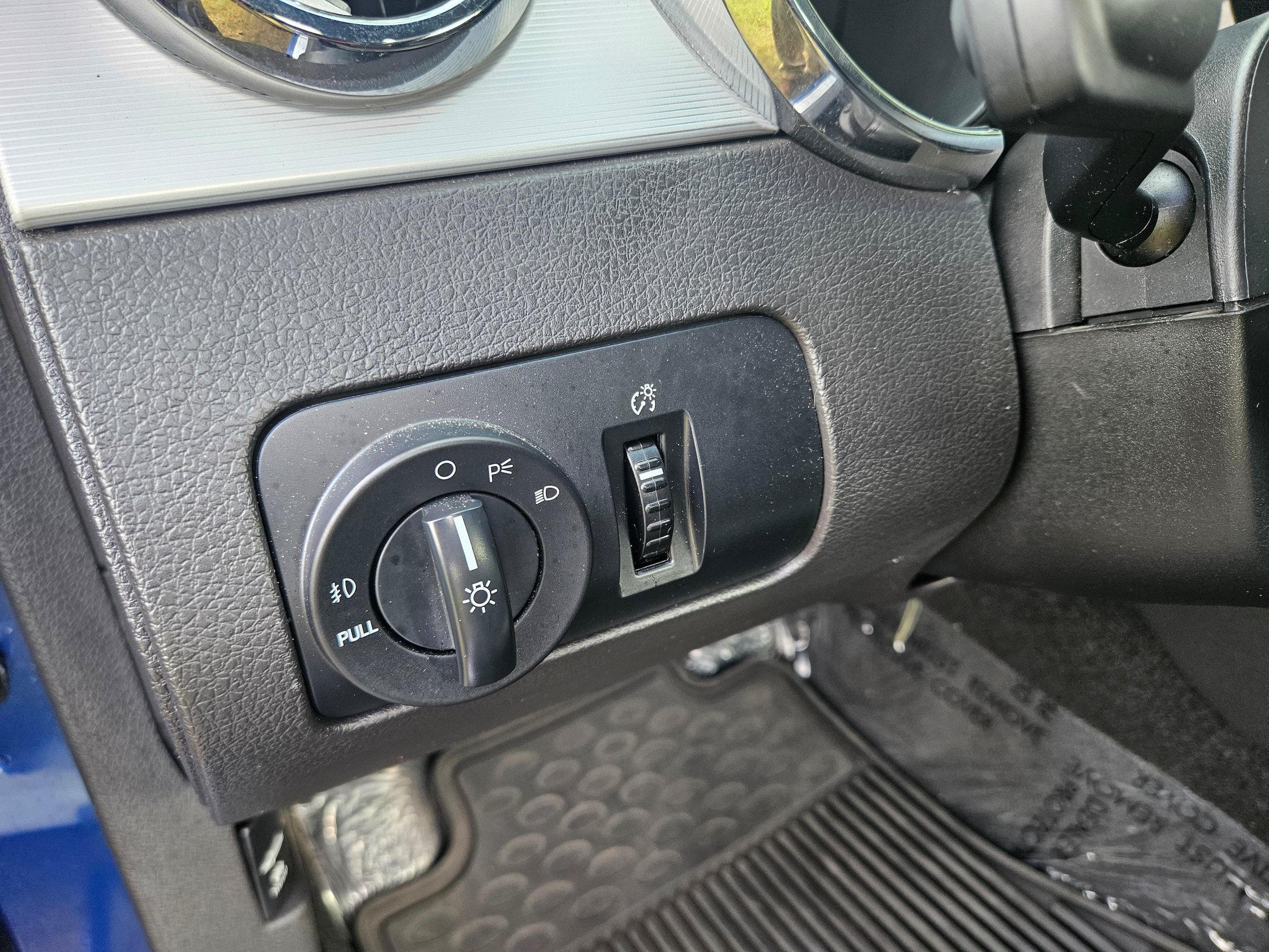 Used 2006 Ford Mustang GT Premium RWD image 26