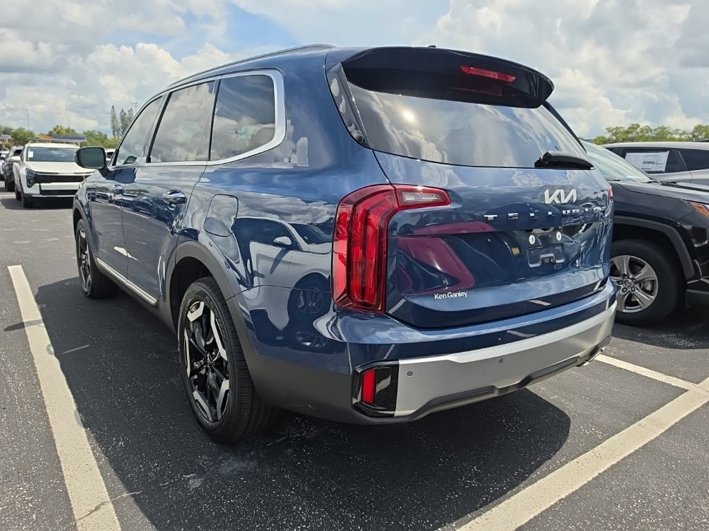 Certified 2024 Kia Telluride S w/ S Sunroof Package FWD image 13