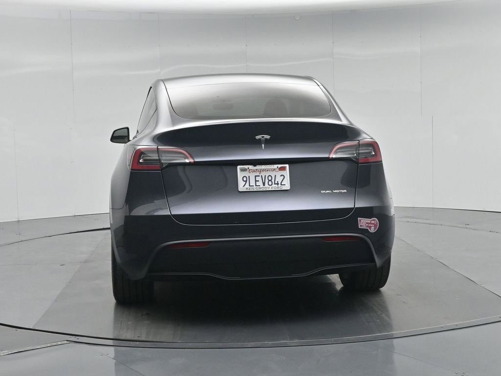 Used 2024 Tesla Model Y Long Range image 25