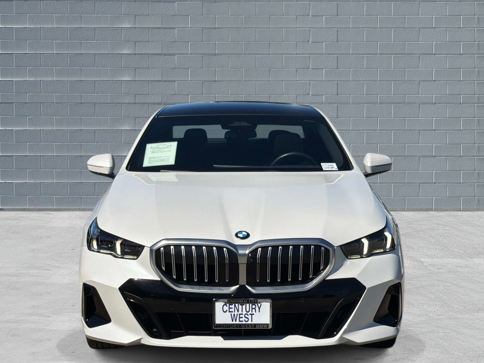 Used 2026 BMW 540i xDrive w/ M Sport Package AWD/4WD image 2