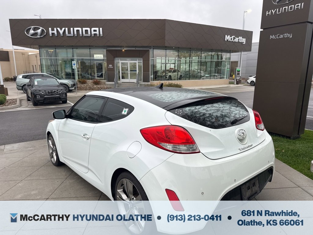 Used 2013 Hyundai Veloster w/ Style Pkg image 12