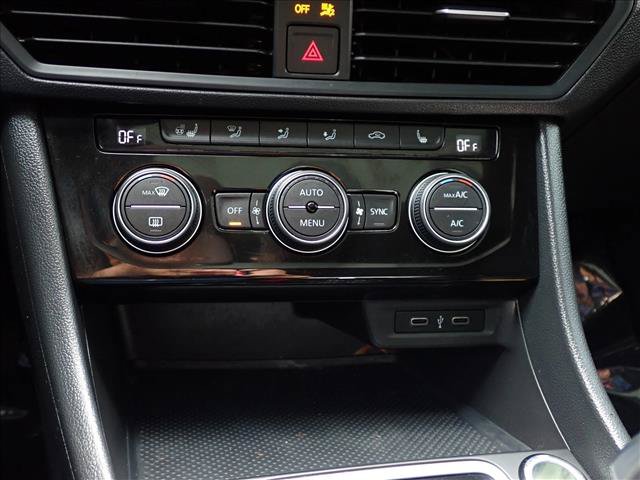 Used 2021 Volkswagen Jetta SE w/ SE Cold Weather Package FWD image 17