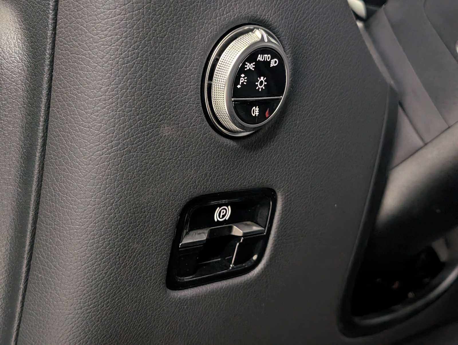 Certified 2026 Mercedes-Benz GLC 300 4MATIC image 25