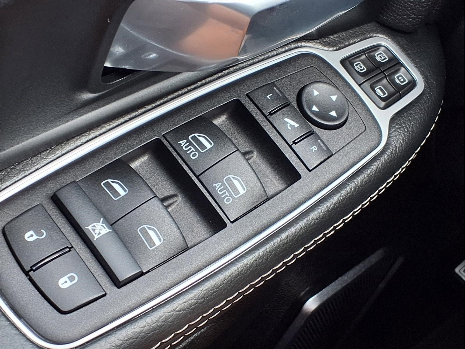 Used 2024 RAM 2500 Laramie AWD/4WD image 18