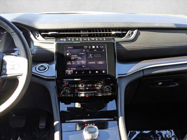 Used 2022 Jeep Grand Cherokee L Laredo image 14