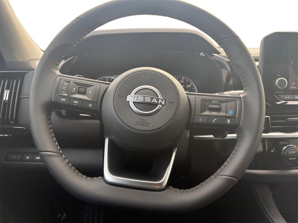 New 2025 Nissan Pathfinder SV image 12