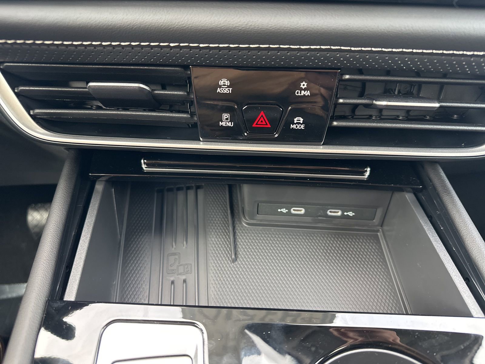 New 2026 Volkswagen Atlas SE image 25